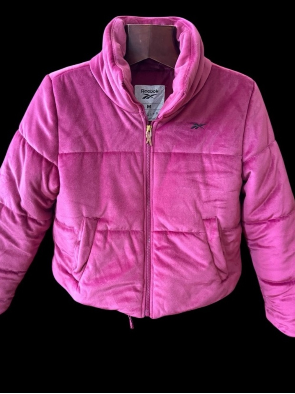 🛍️Reebok Women’s Size M Pink Puffer Jacket. Like New. So Soft.